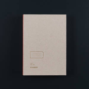 élégant carton à couverture rigide et page lignée