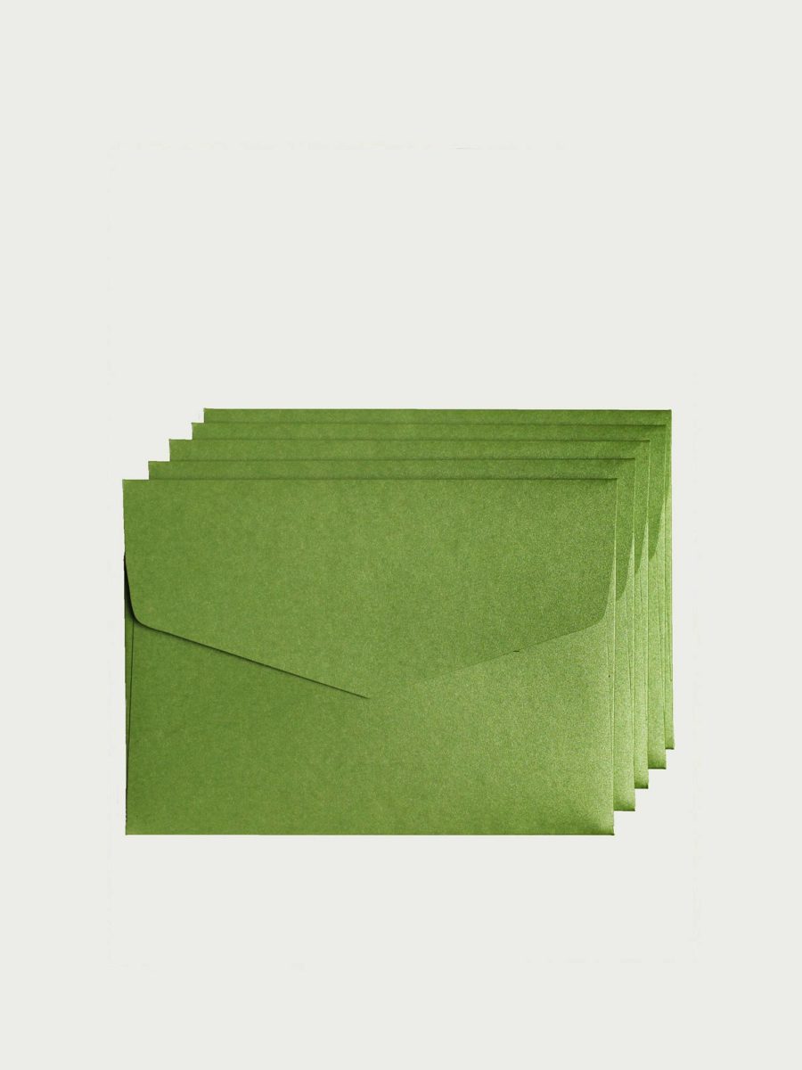 5 jolies enveloppes en papier cartonné épais de couleur verte