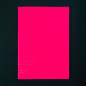 CAHIER SOUPLE A4 ROSE FLUO