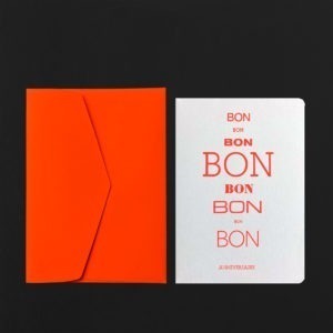 Carte postale BON BON ANNIVERSAIRE corail + enveloppe orange fluo
