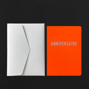 Carte ANNIVERSA!RE dorure blanche + env neige