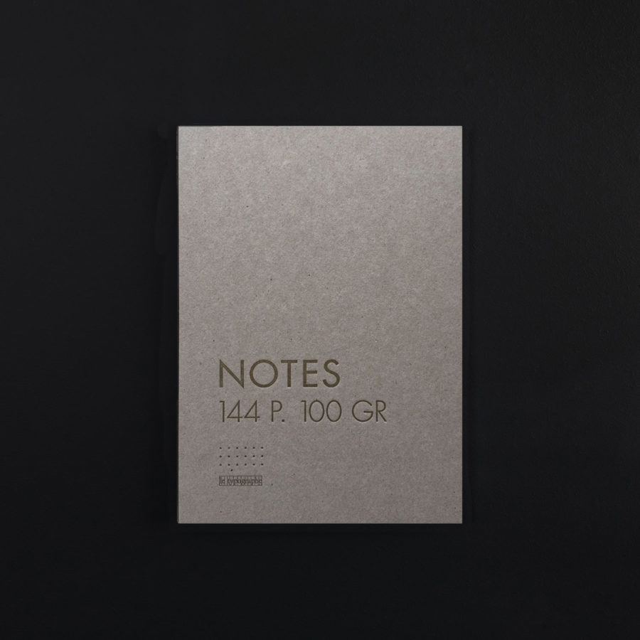 CAHIER CARTON A5+ pages pointillées - couverture typo