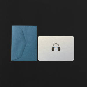 jolie carte avec un casque de musique 