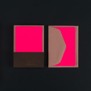 Paquet de 5 mini CARTES rose fluo et 5 mini ENVELOPPES vieux rose